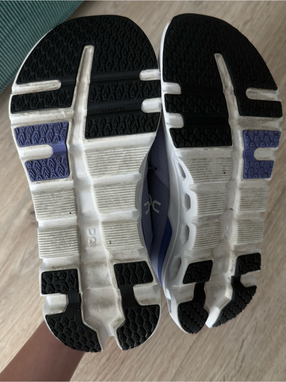 On Running Cloudrunner 2 Sneakers - Picture 5 of 5